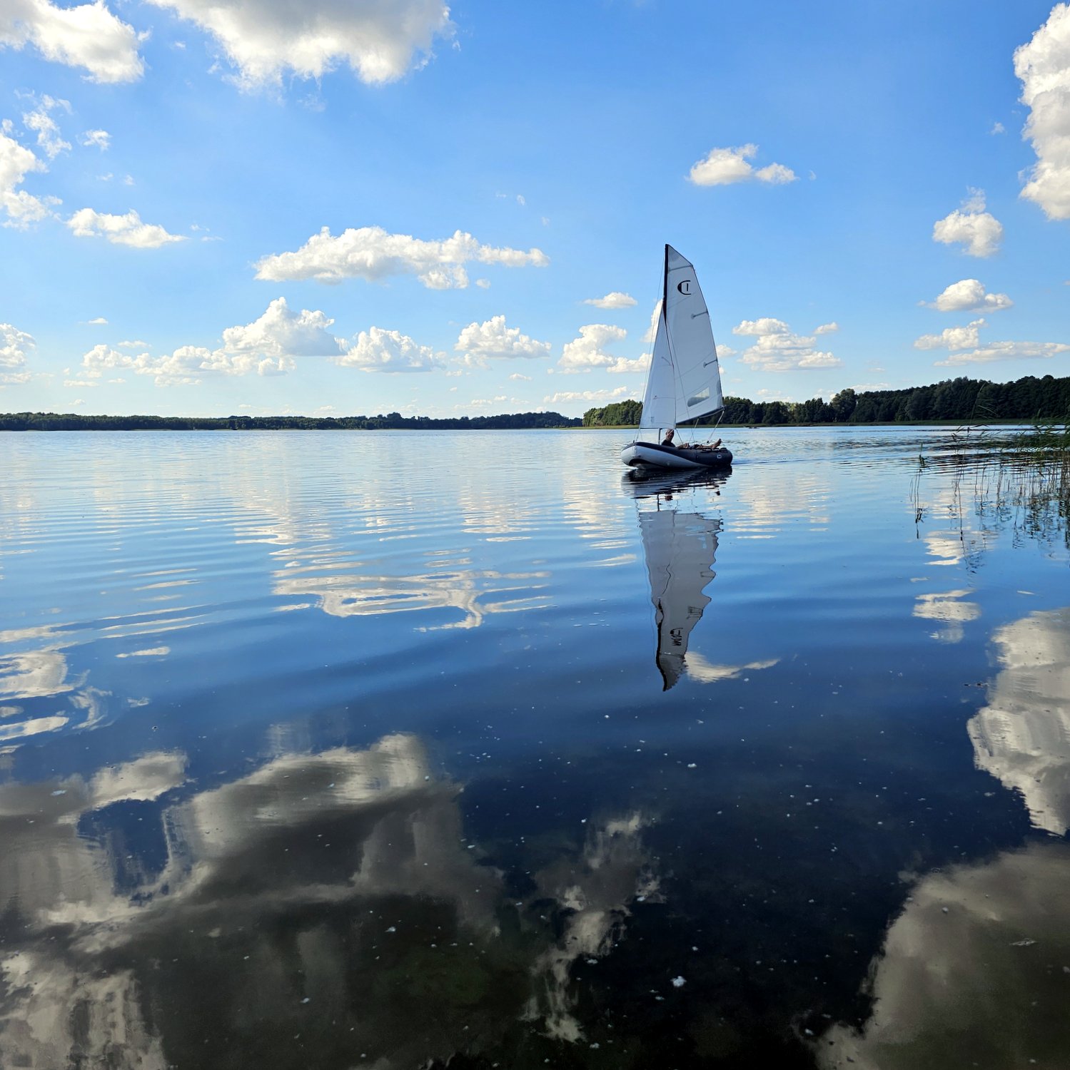 Domek na wodzie do wynajęcia z możliwością wypożyczenia żaglówki